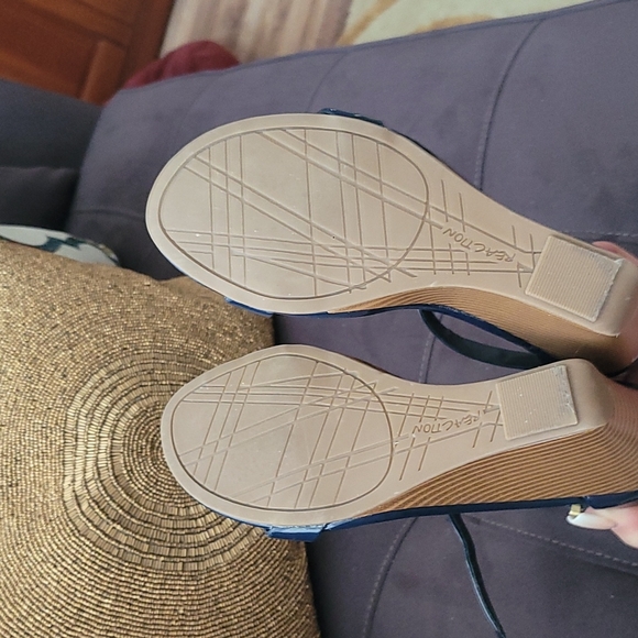 Ankle strap wedge sandals. Never size 8.5 worn once. Size 9 worn once - Picture 4 of 4